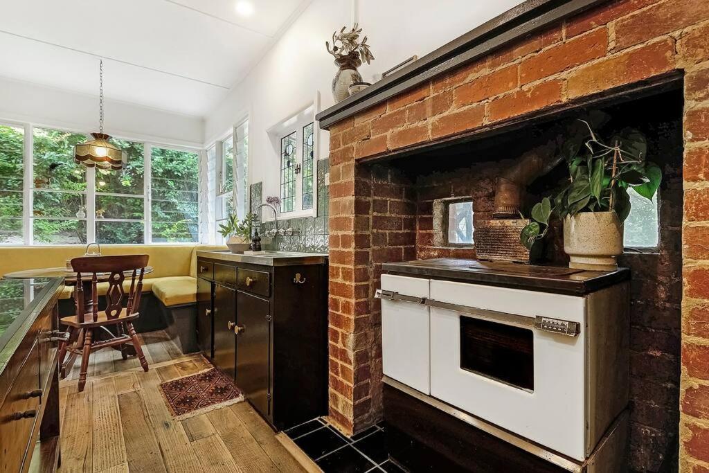 Harrys House Warburton - Peaceful Riverside Cottage In The Perfect Location Экстерьер фото